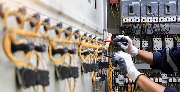 Professional Electrician technician working in Kennewick, WA